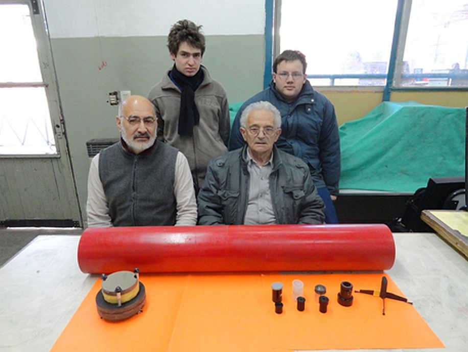 Prof. Hugo García y Néstor Vinet, y alumnos Nicolás Franchino y Osvaldo Molina.jpg
